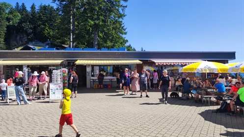 Kiosk am Berg geöffnet