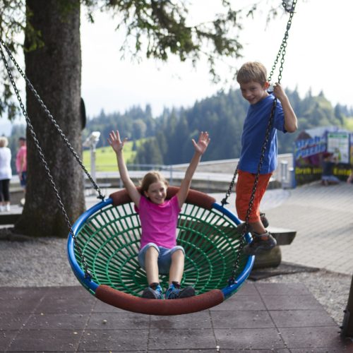 Spielplatz Korbschaukel